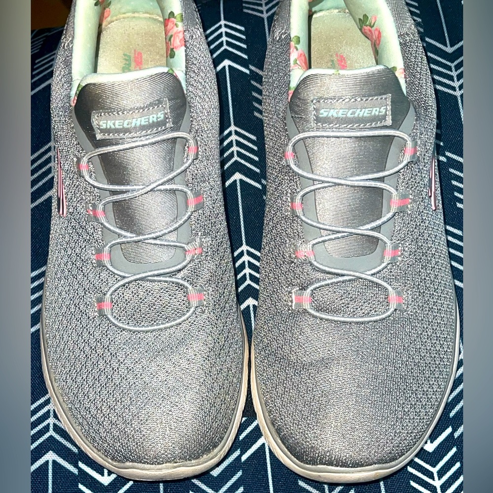 Sketchers Sun Sweet Roses Women’s Tennis Shoes